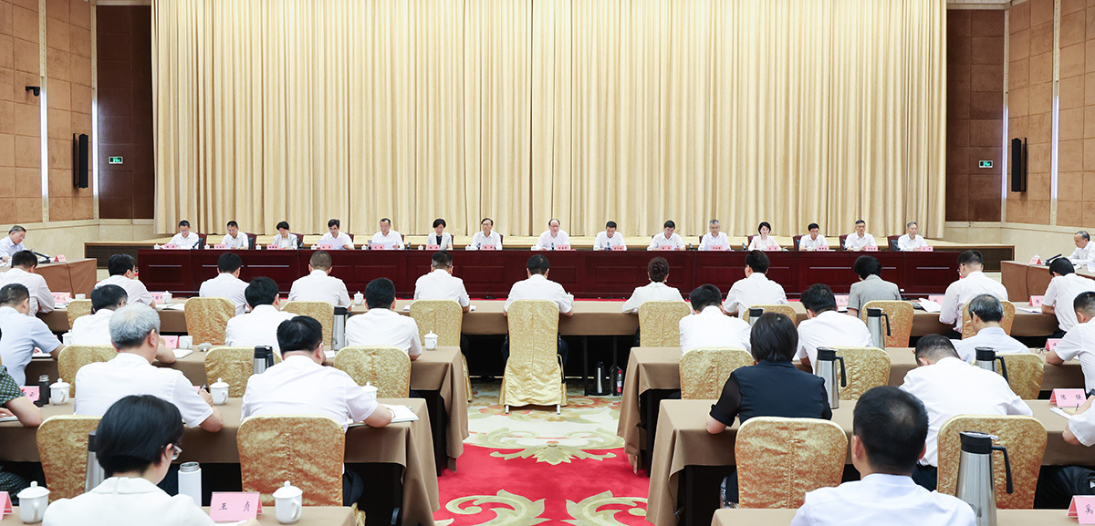 市委召开中共宁波地方组织成立100周年座谈会...